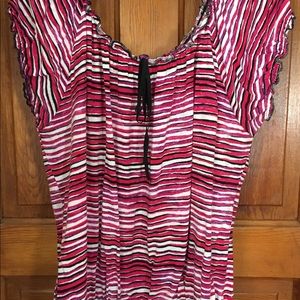 CATO Shortsleeve Top with elastic bottom band.